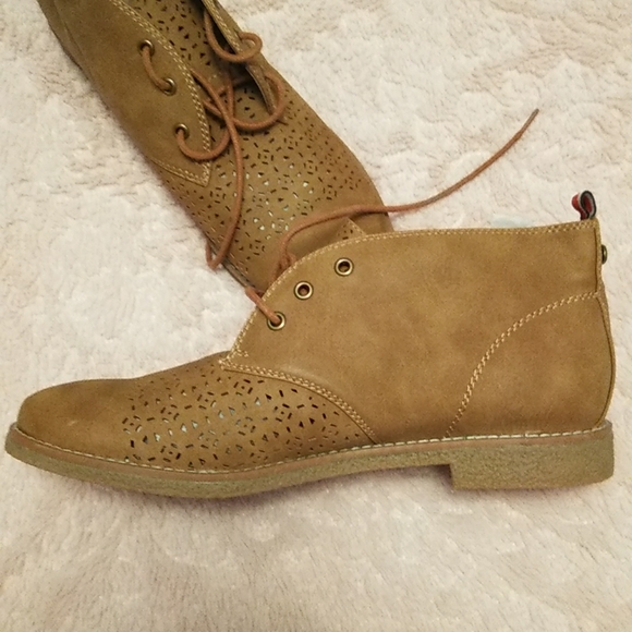 Tommy Hilfiger Vegan Perforated Booties - Picture 4 of 9